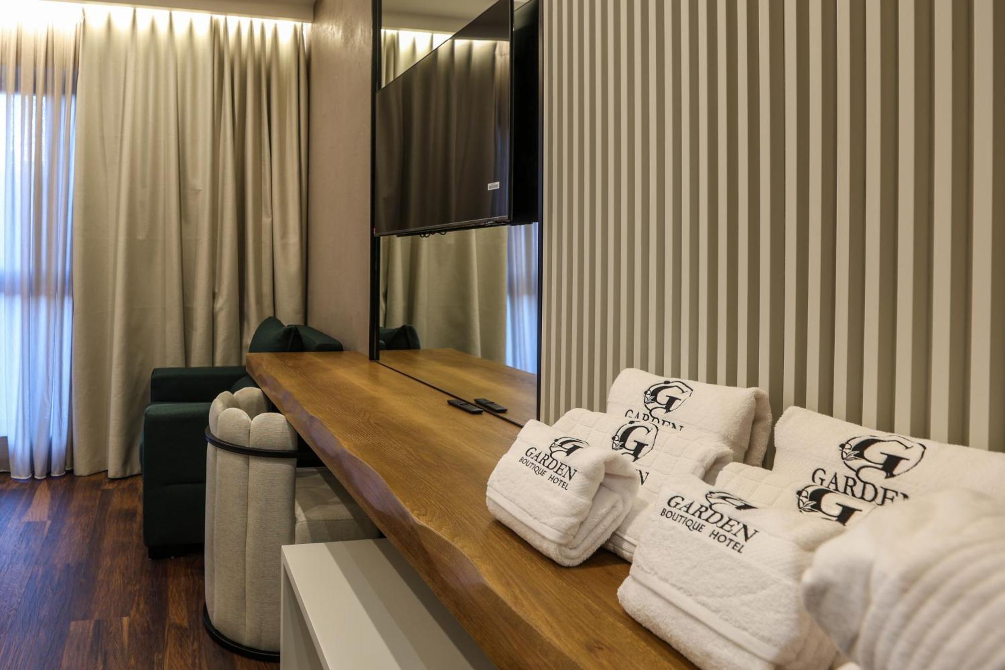 Garden Boutique Hotel Tirana Kültér fotó